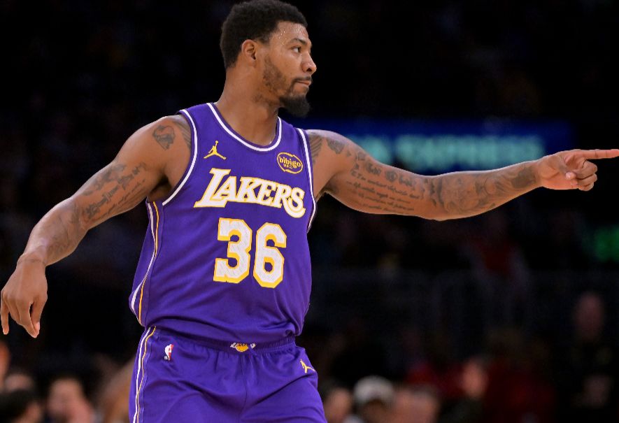 开云体育官方入口-胜鹈鹕！詹姆斯直指防守重要性，斯玛特不满判罚，里弗斯谈伤势！